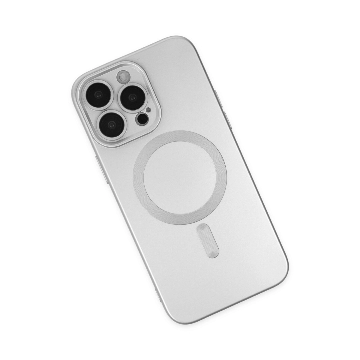 Üç kameralı gümüş telefon ve şarj dairesi.