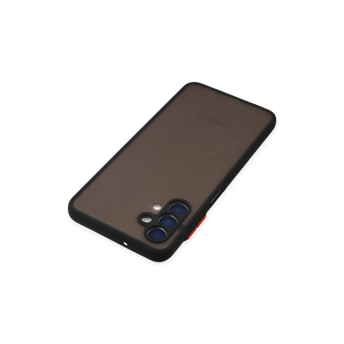 Üçlü kamera kesimli, kırmızı vurgulu koyu gri telefon kılıfı.