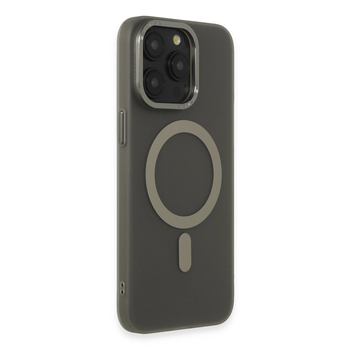 Üç kamera lensli ve manyetik halkalı koyu gri telefon kılıfı.