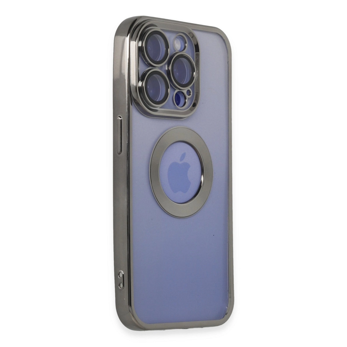 Gümüş çerçeveli ve kamera kapaklı mor iPhone kılıfı.