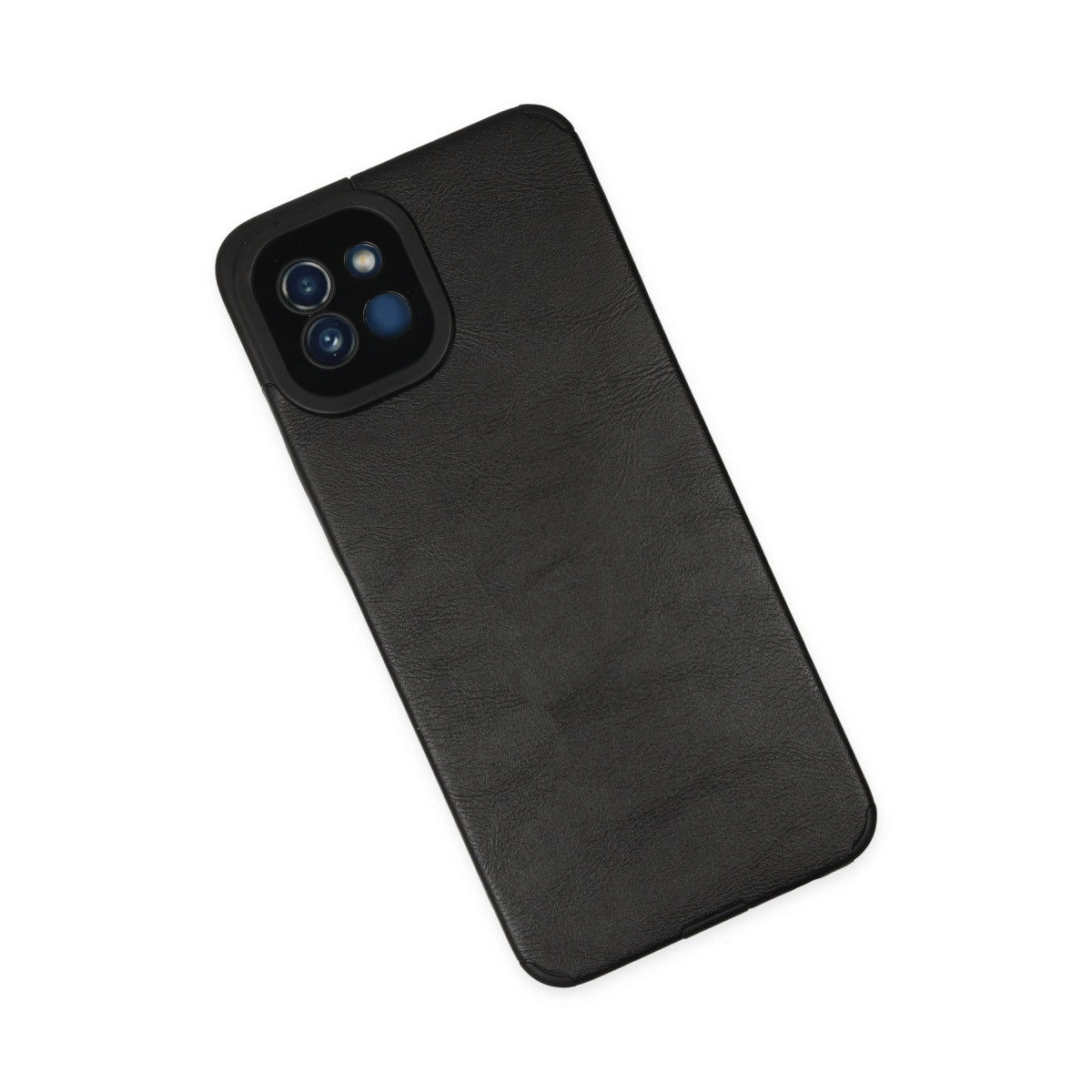 Kamera kesimli siyah telefon kılıfı, beyaz zeminde duruyor.
