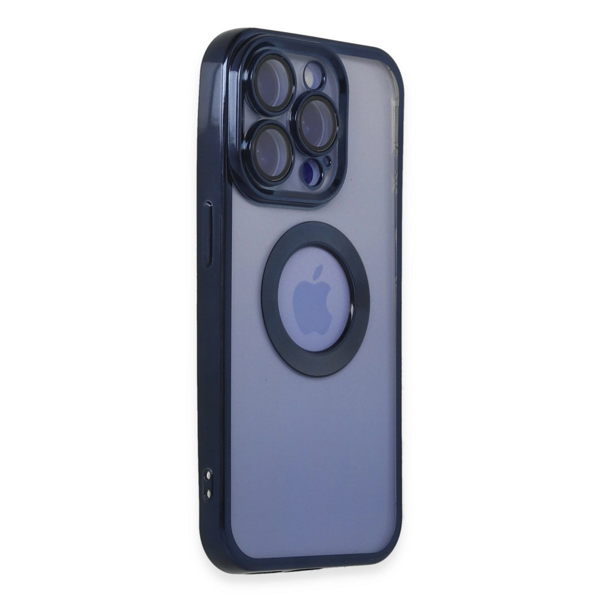 Dört kameralı ve Apple logolu lacivert iPhone kılıfı.