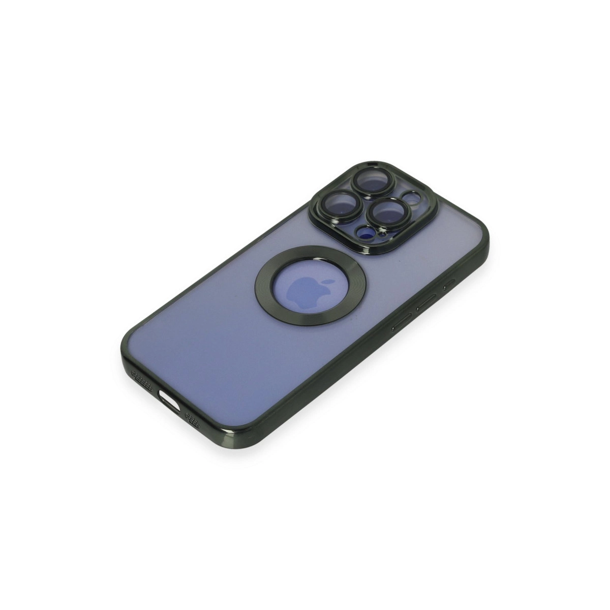 Kamera çevresi ve Apple logosu olan mor iPhone kılıfı. Beyaz arka plan.