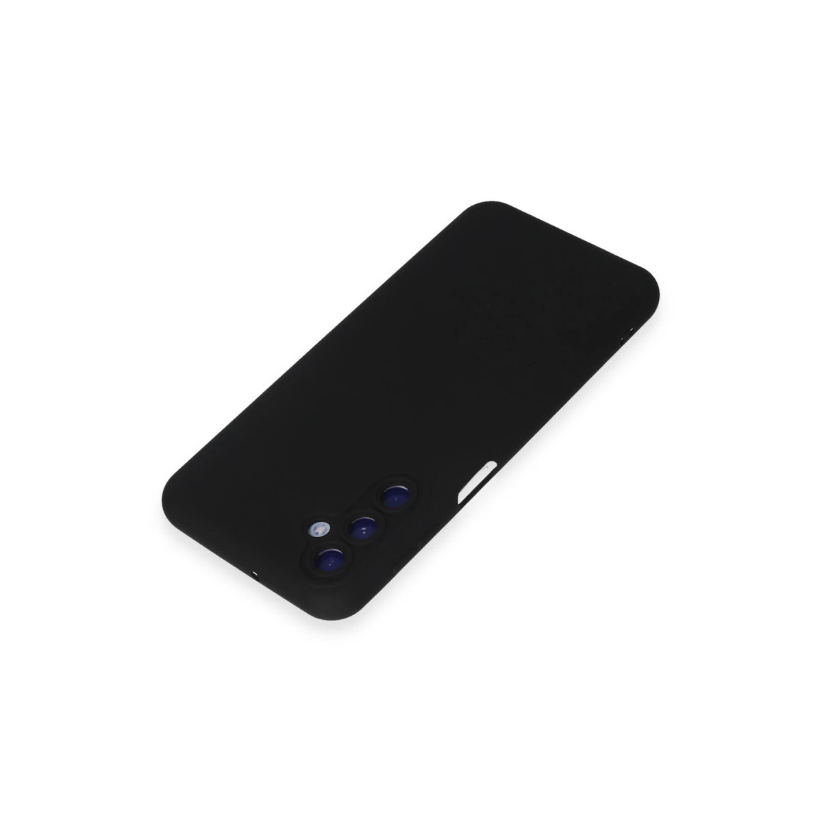 Beyaz arka plan üzerinde üç kamera lensli siyah telefon kılıfı.
