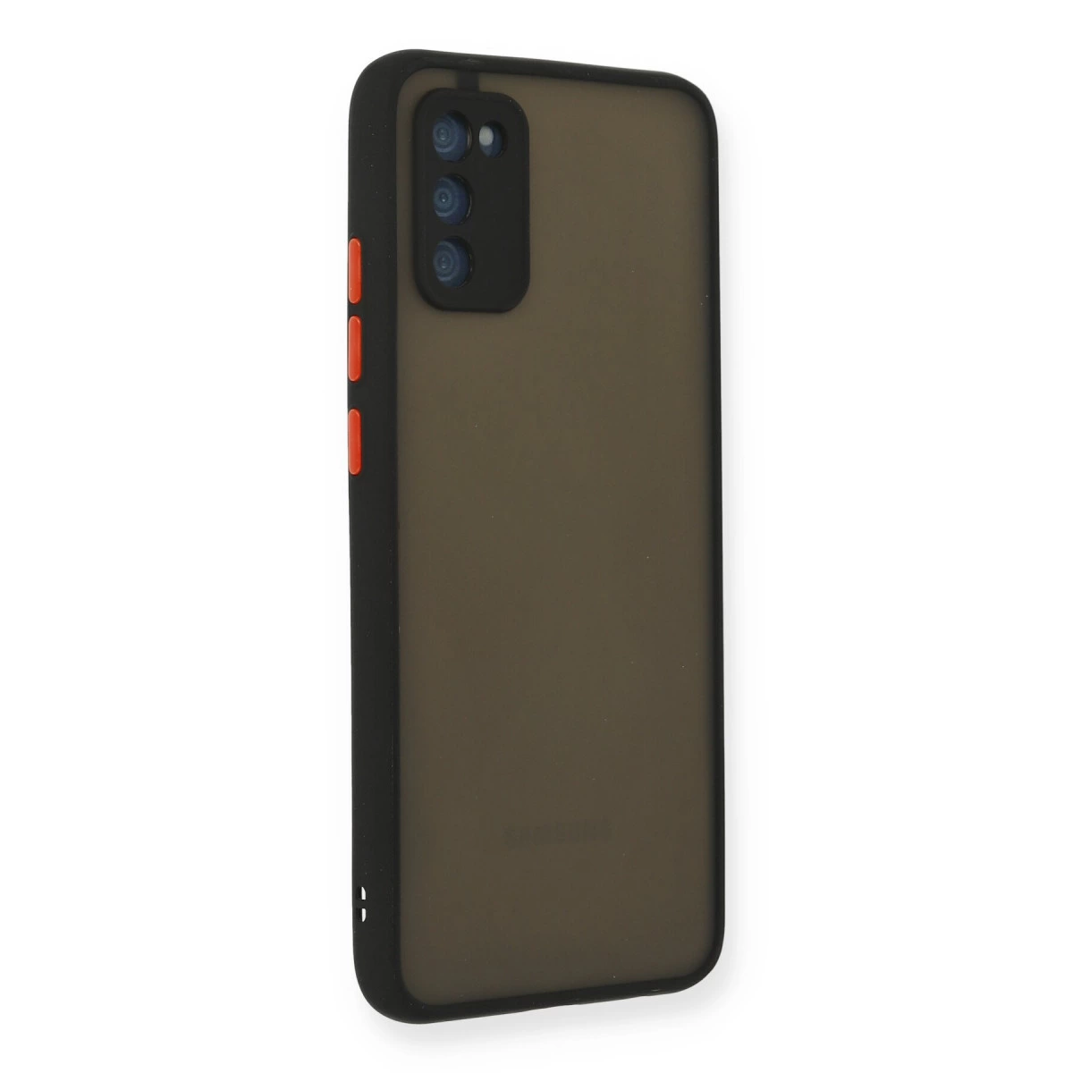 Üçlü kamera ve turuncu düğmeli siyah telefon kılıfı.