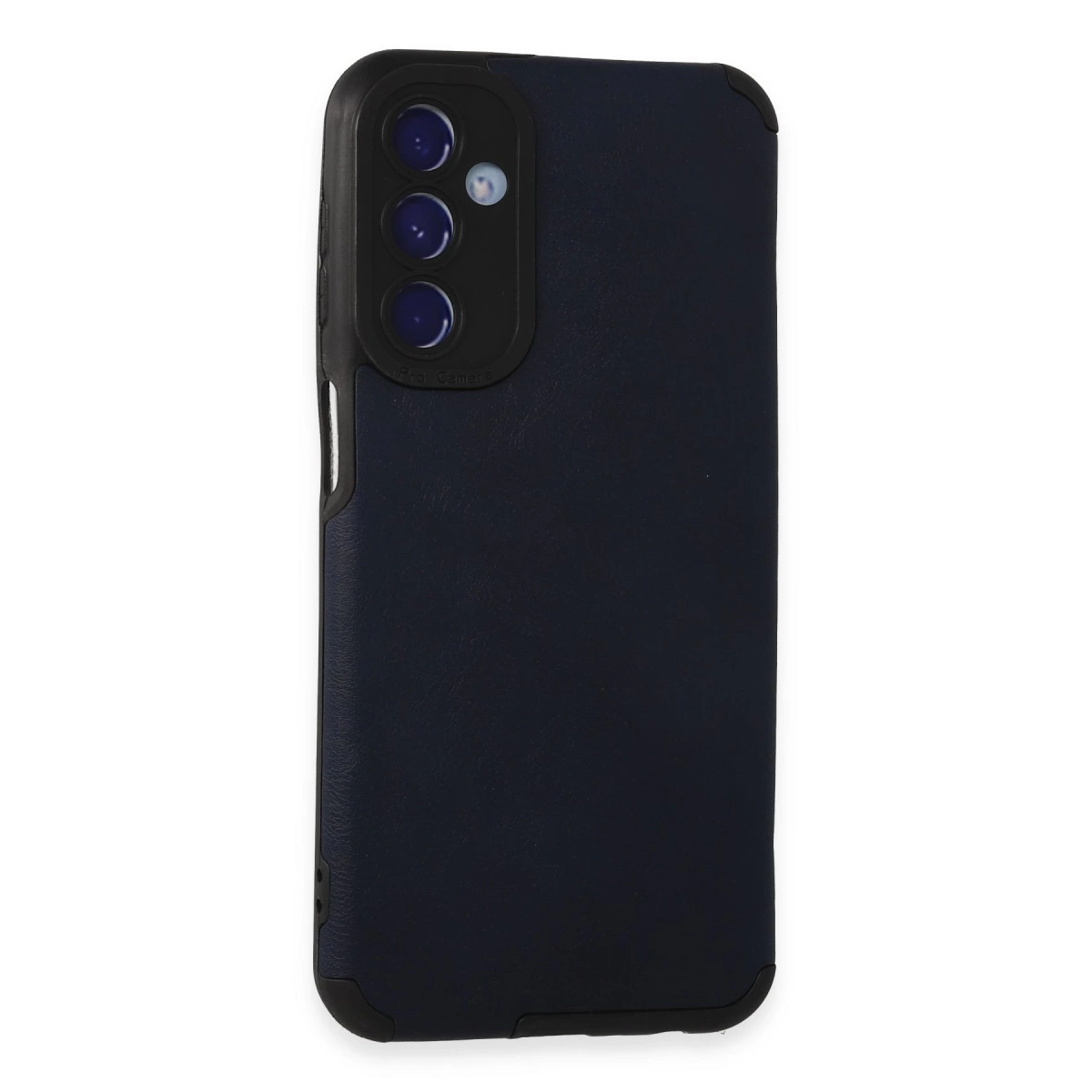 Üç lensli siyah kamera yuvalı, lacivert telefon kılıfı.
