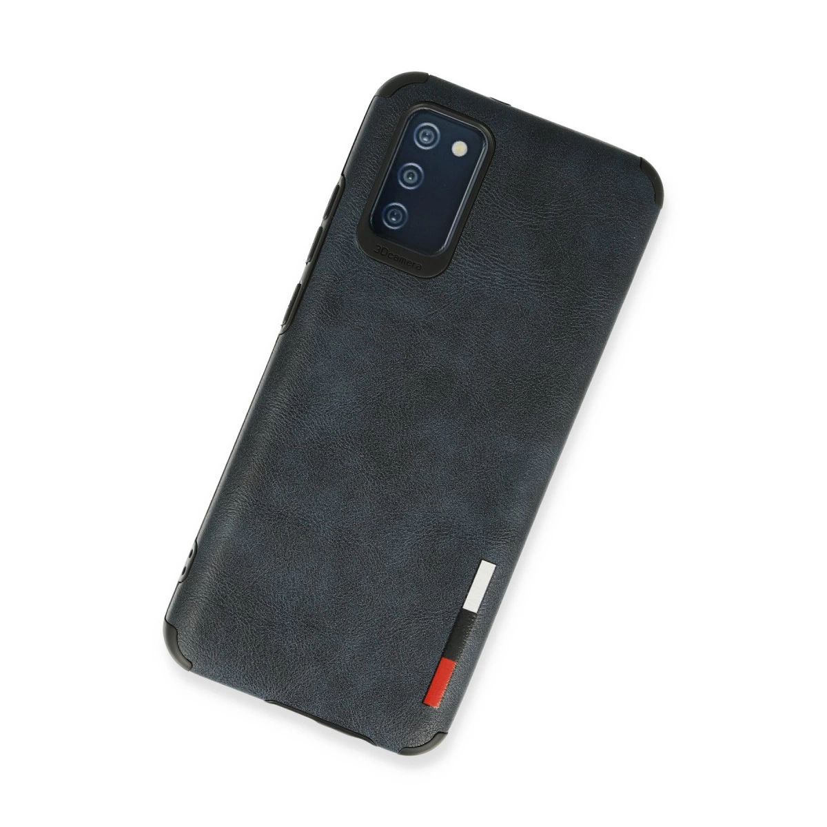 Üçlü kameraya ve şerit detayına sahip lacivert telefon kılıfı.