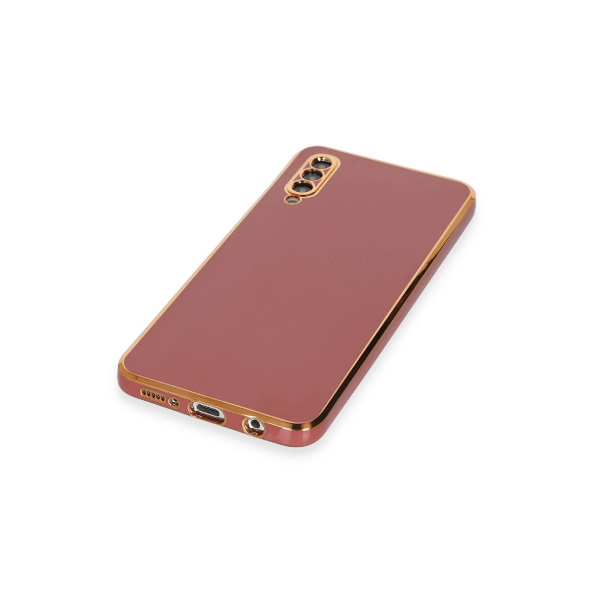 Altın çerçeveli ve kamera modüllü pembe renkli telefon kılıfı.