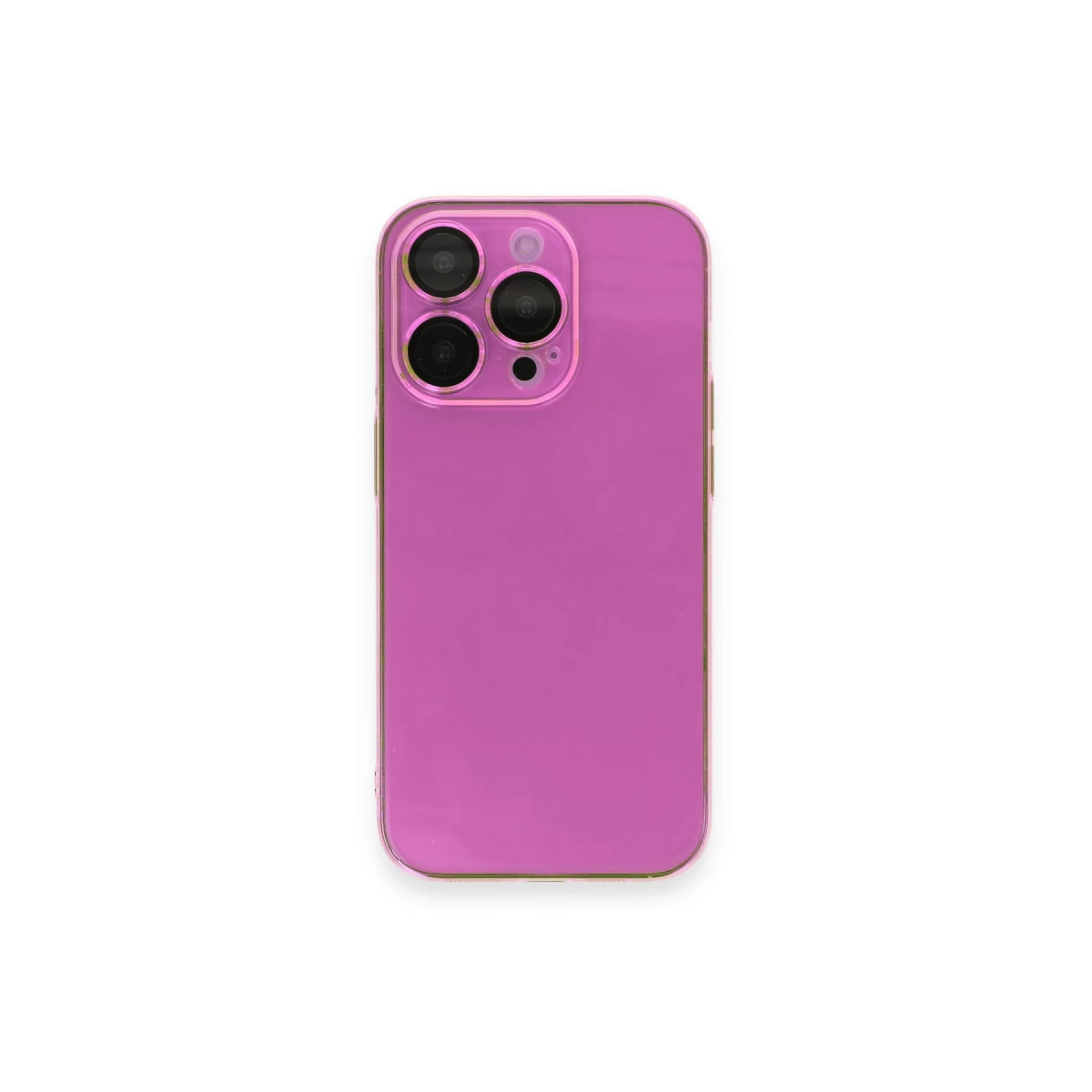 Altın çerçeveli mor iPhone, beyaz arka plan üzerinde üçlü kamerayla.