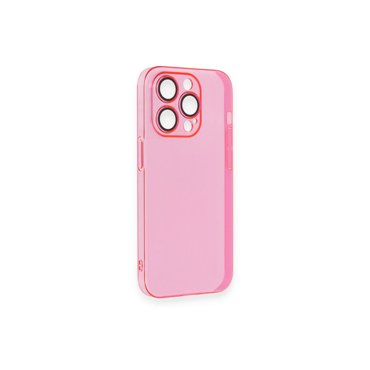 Üç kamera lensi kesiği olan yarı saydam pembe telefon kılıfı.