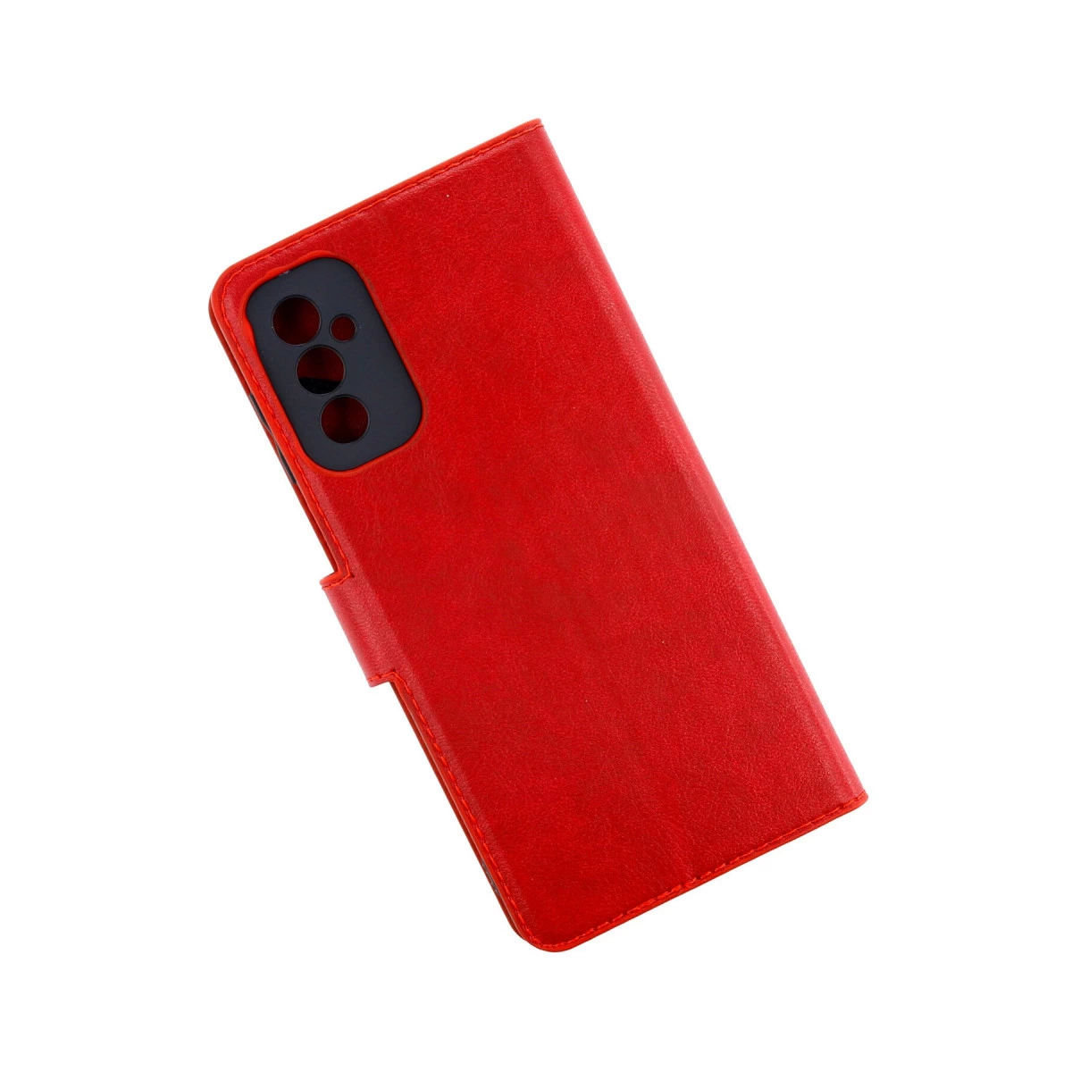 Beyaz arka plan üzerinde kamera kesiklerine sahip kırmızı telefon kılıfı.