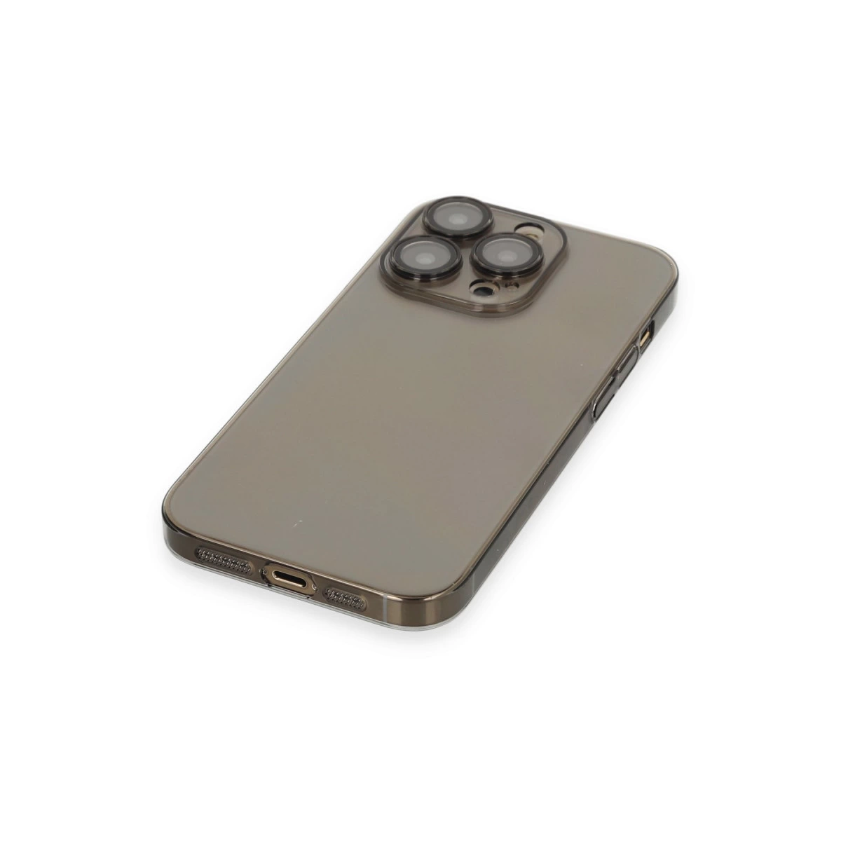 Üç kameralı koyu gri iPhone kılıfı beyaz zeminde gösteriliyor.