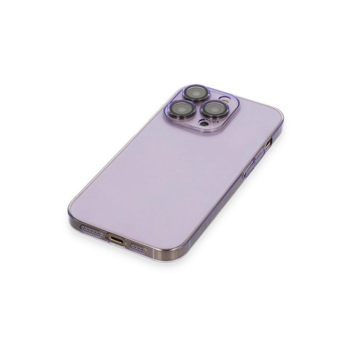 Üç kameralı mor telefon, beyaz zeminde USB-C bağlantı noktası.