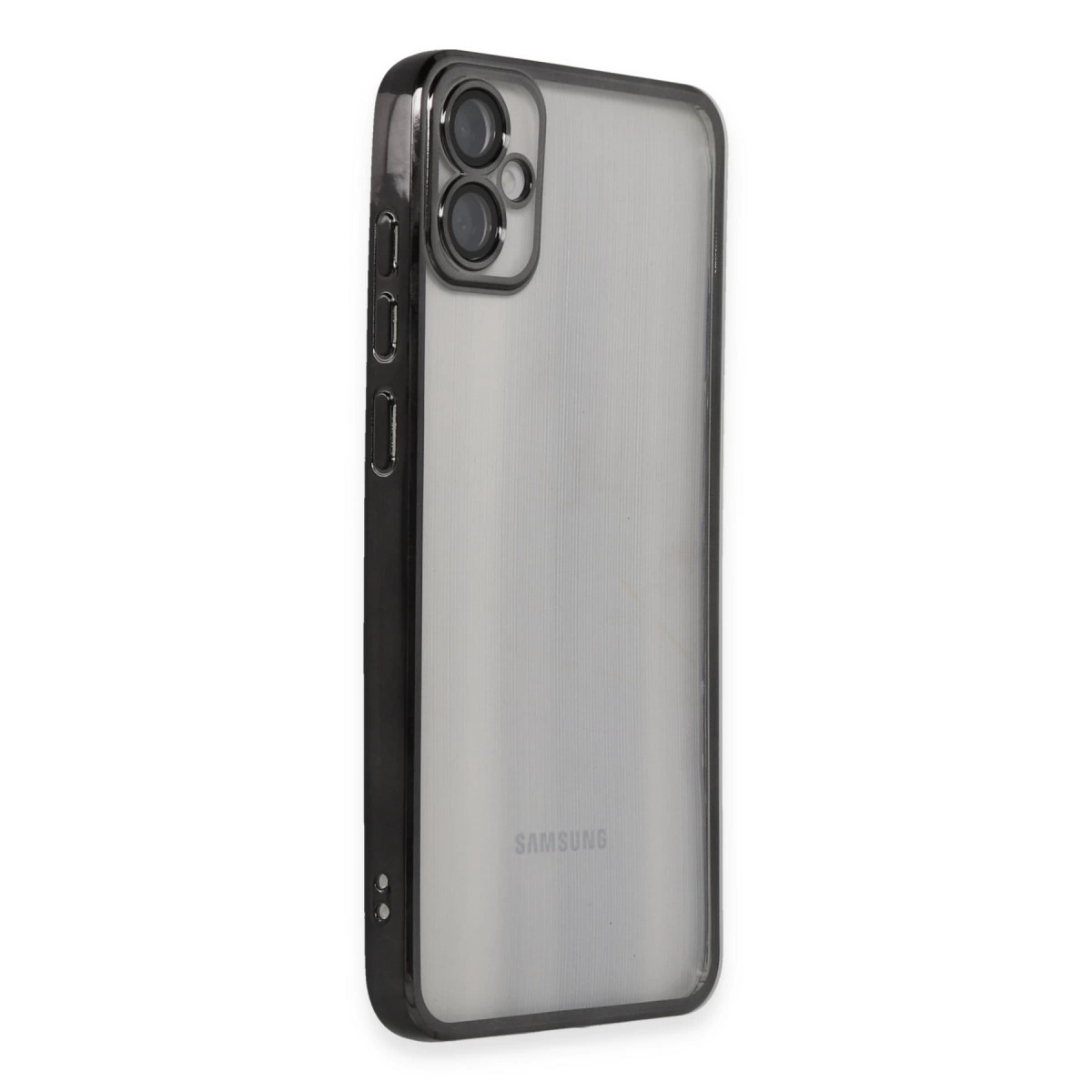 Siyah çerçeveli ve kamera yuvalı şeffaf telefon kılıfı.