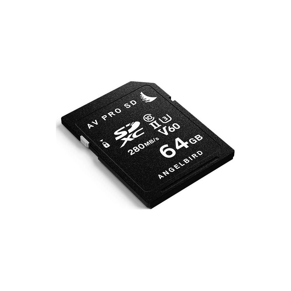 Una scheda SD nera da 64 GB etichettata "AV PRO SD" con dettagli.