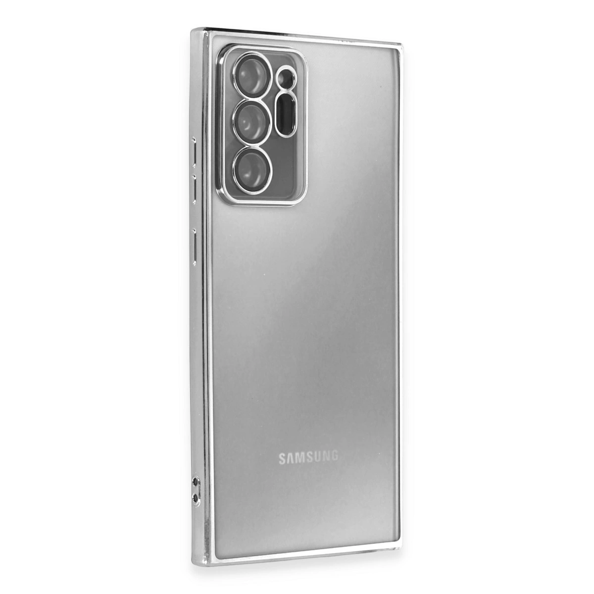 Dikdörtgen dizilimde dört kamera lensli gümüş telefon.
