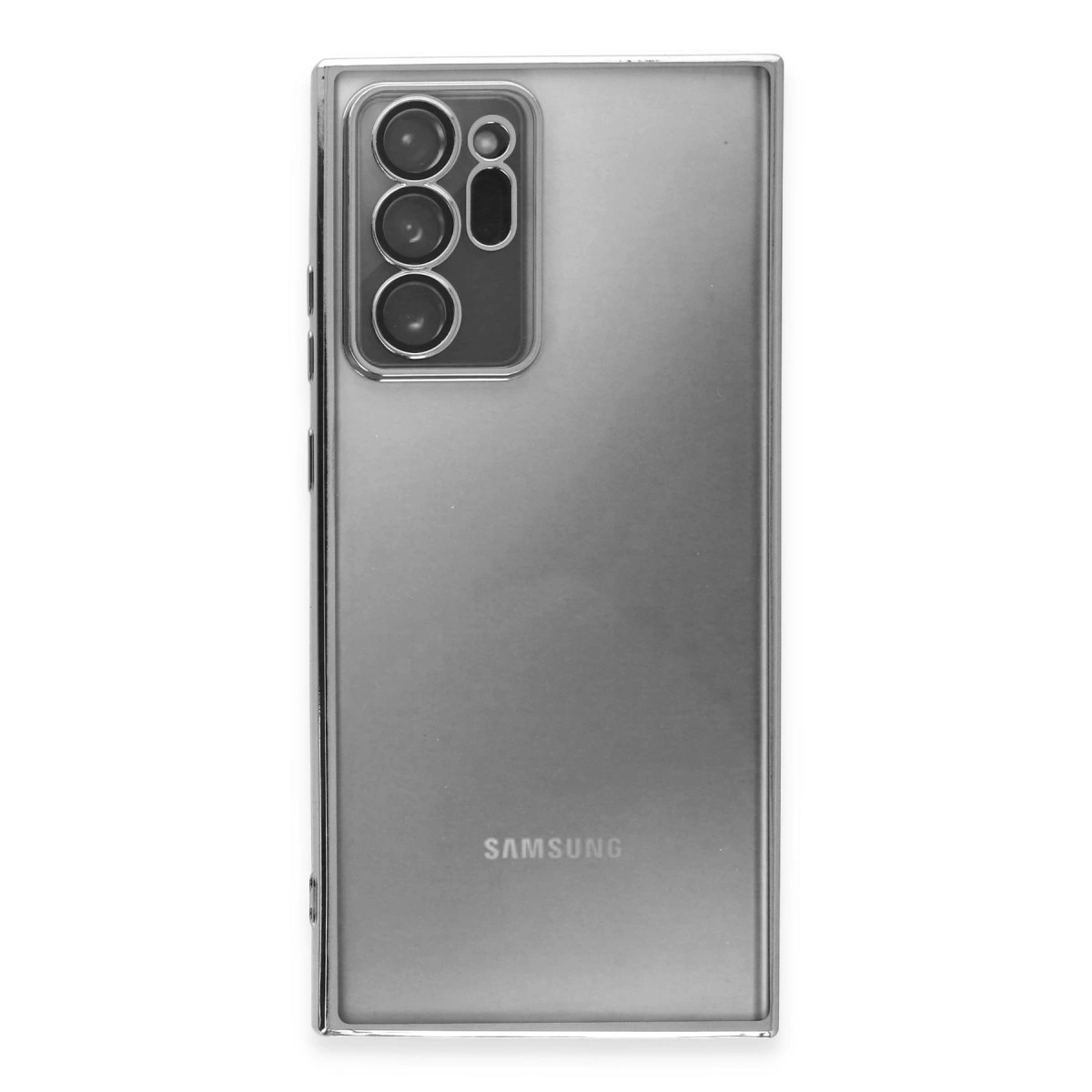 Kamera modülü ve logosu olan gümüş renkli Samsung akıllı telefonun arkası.