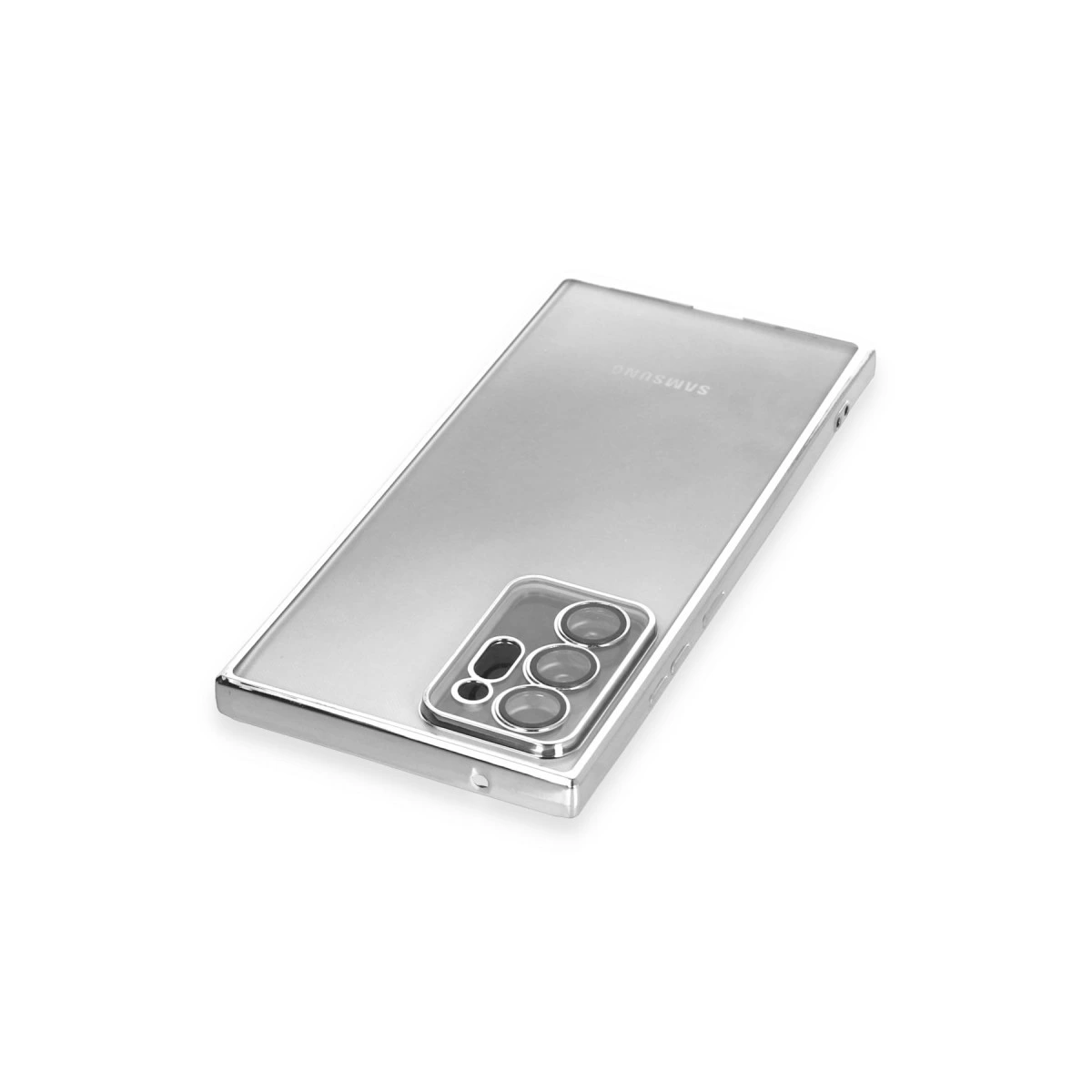 Gümüş renkli Samsung telefon, arka kamera dizilimi. Beyaz arka plan.