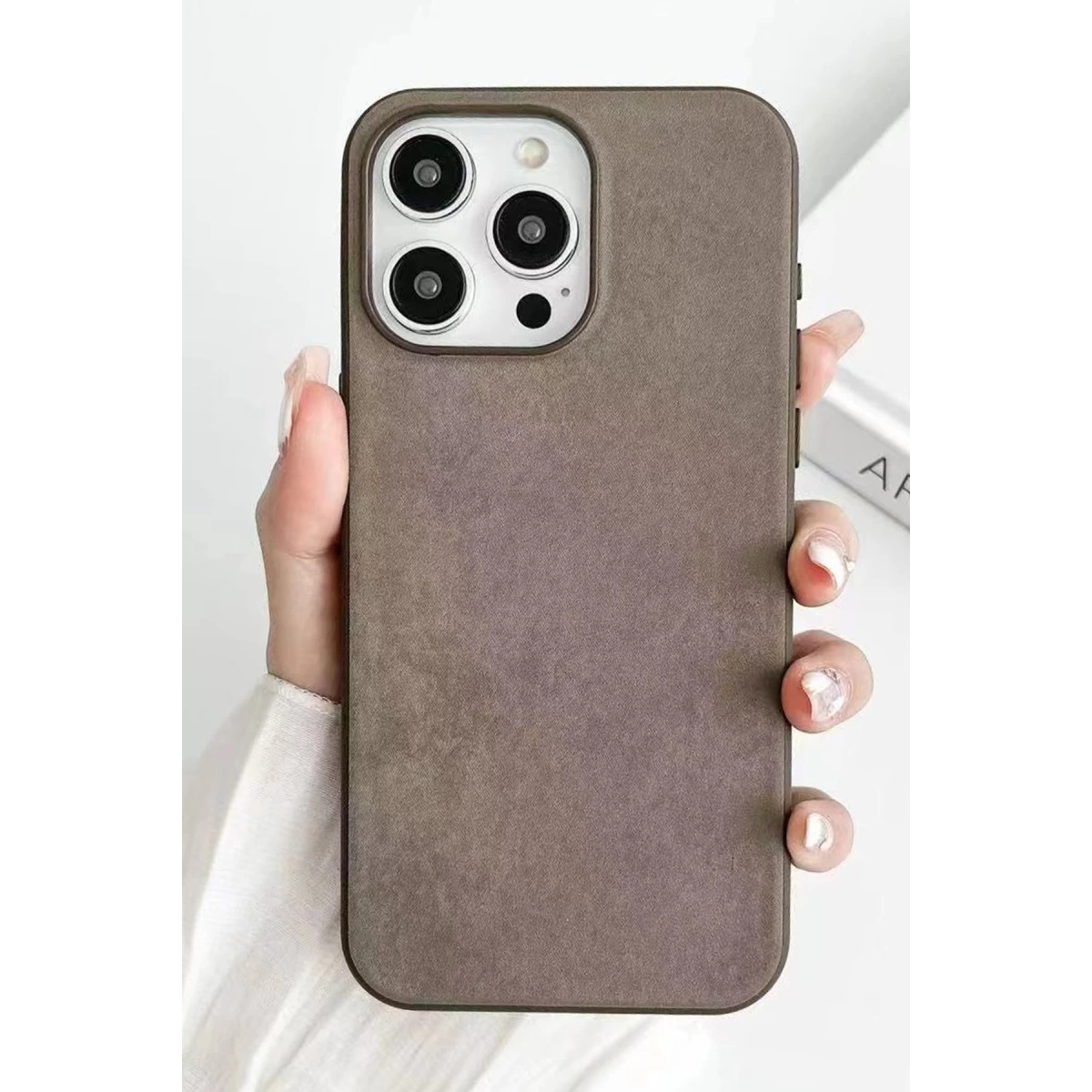 NEWFACE iPhone 15 Pro Uyumlu Karen Magsafe Kapak Telefon Kılıfı Kahverengi