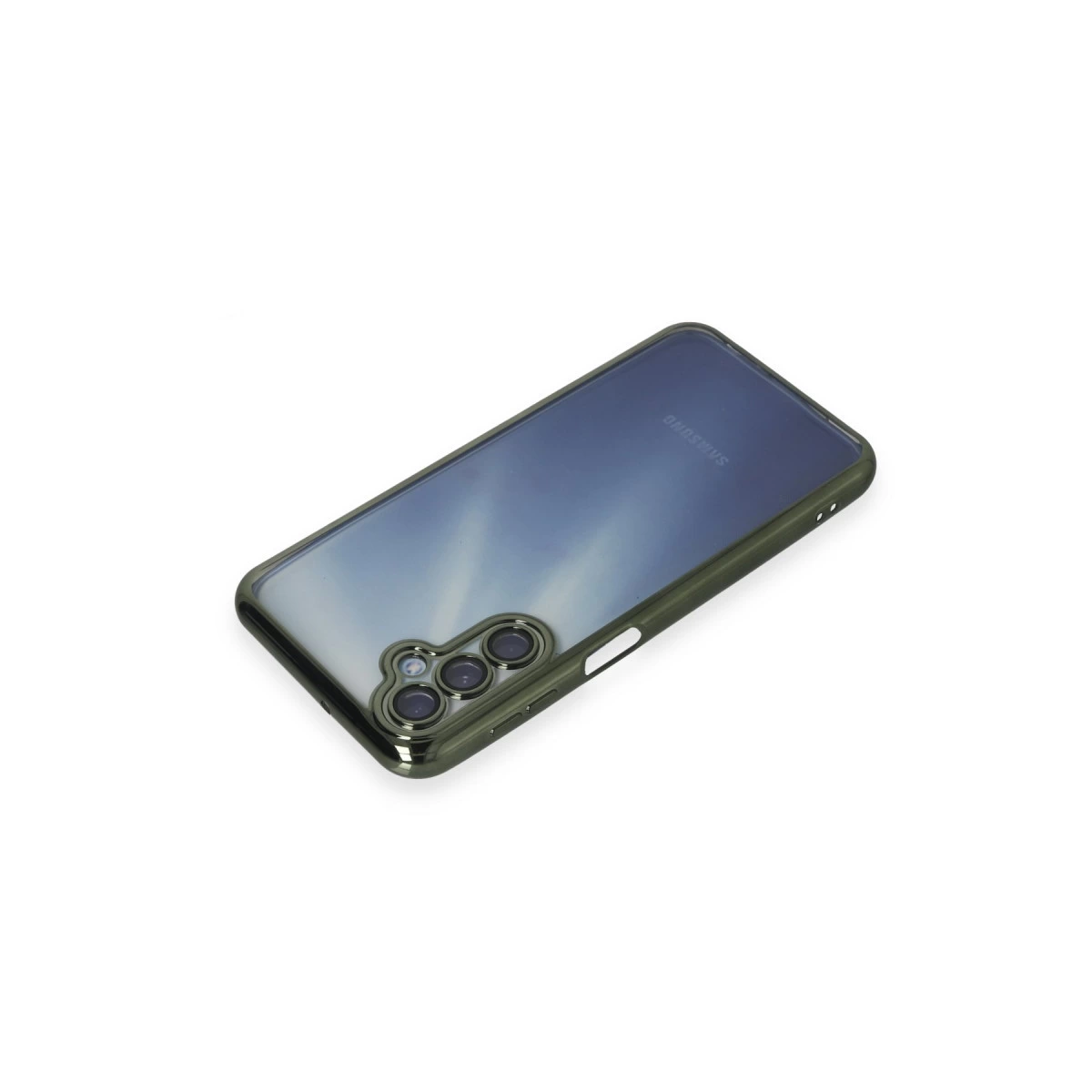 Koruyucu kılıfta üç kameralı koyu renk Samsung telefon.