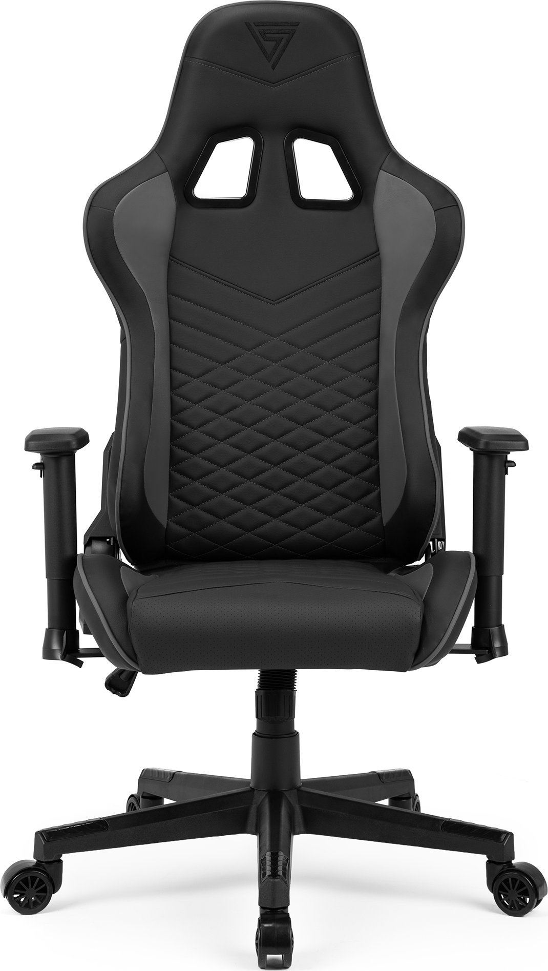 Silla gamer negra con asiento acolchado y reposabrazos sobre fondo blanco.