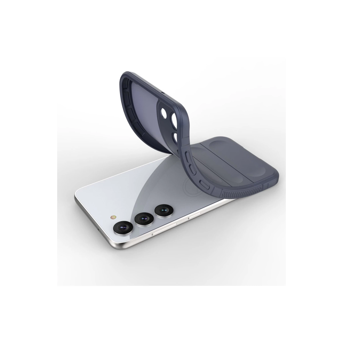 Koyu gri telefon kılıfı beyaz bir akıllı telefonun üzerine yerleştiriliyor.