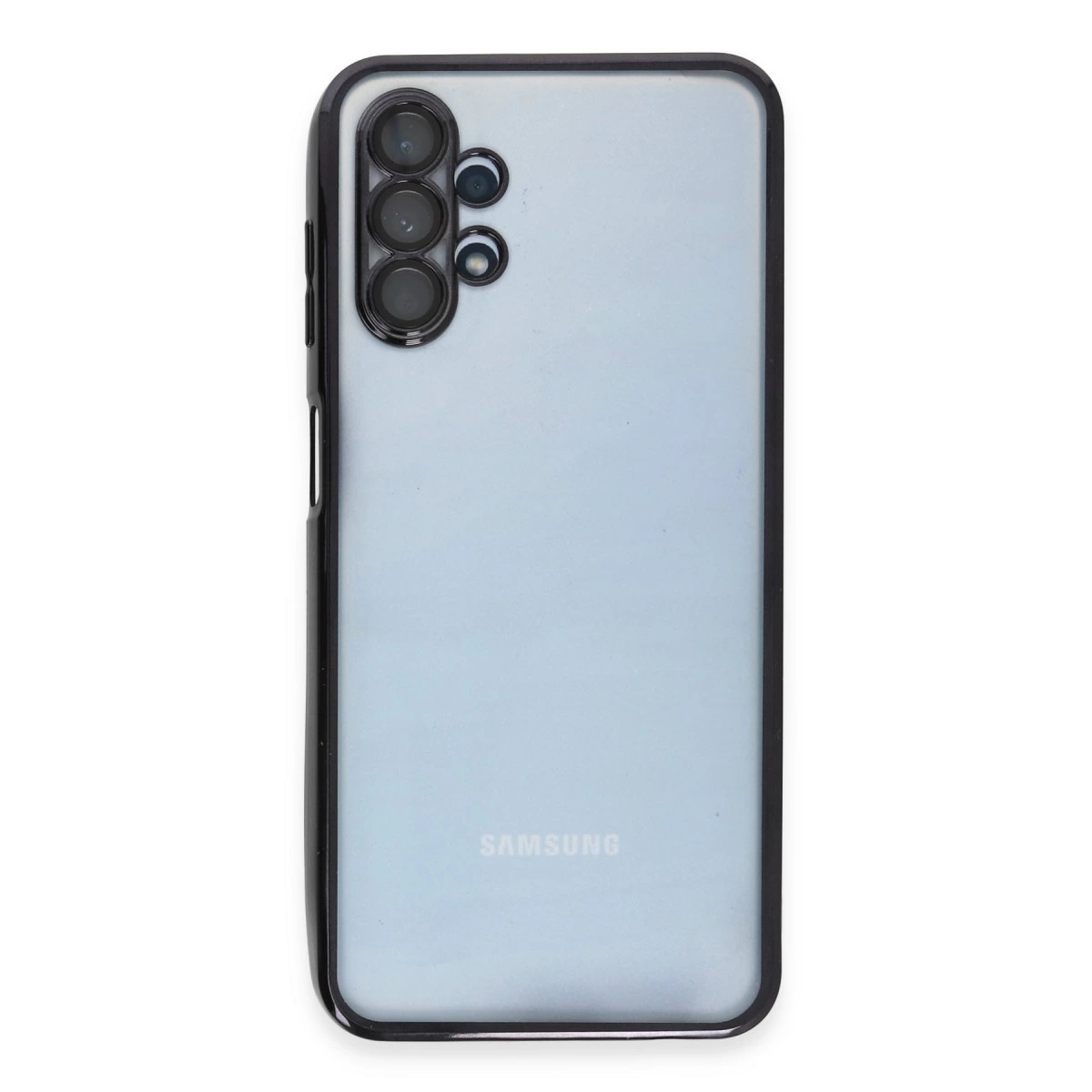 Üçlü kameraya ve siyah çerçeveye sahip açık mavi Samsung telefonun arkası.