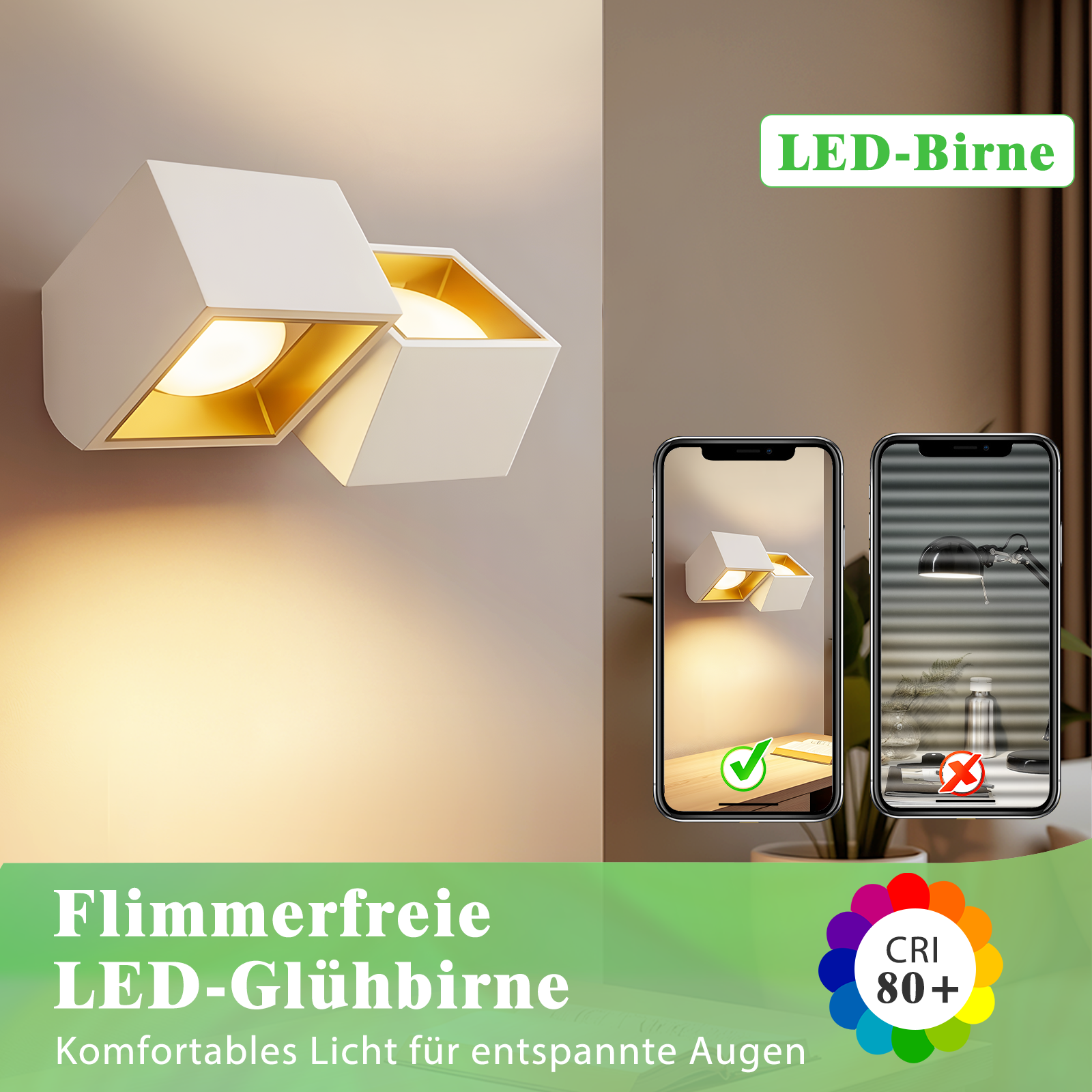 Zwei weiße Würfelwandleuchten mit goldenen Akzenten leuchten warmweiß. Zwei Smartphones zeigen die Leuchte und eine Schreibtischlampe.