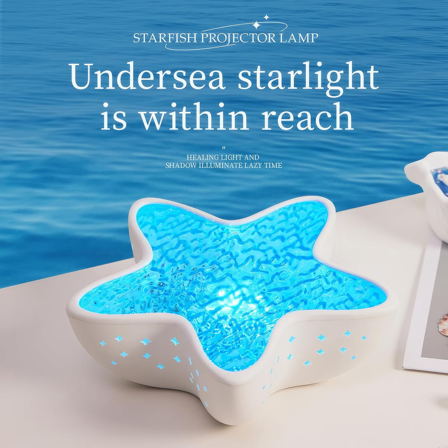 Ein sternförmiger Projektor mit blauem Licht auf einer weißen Oberfläche.