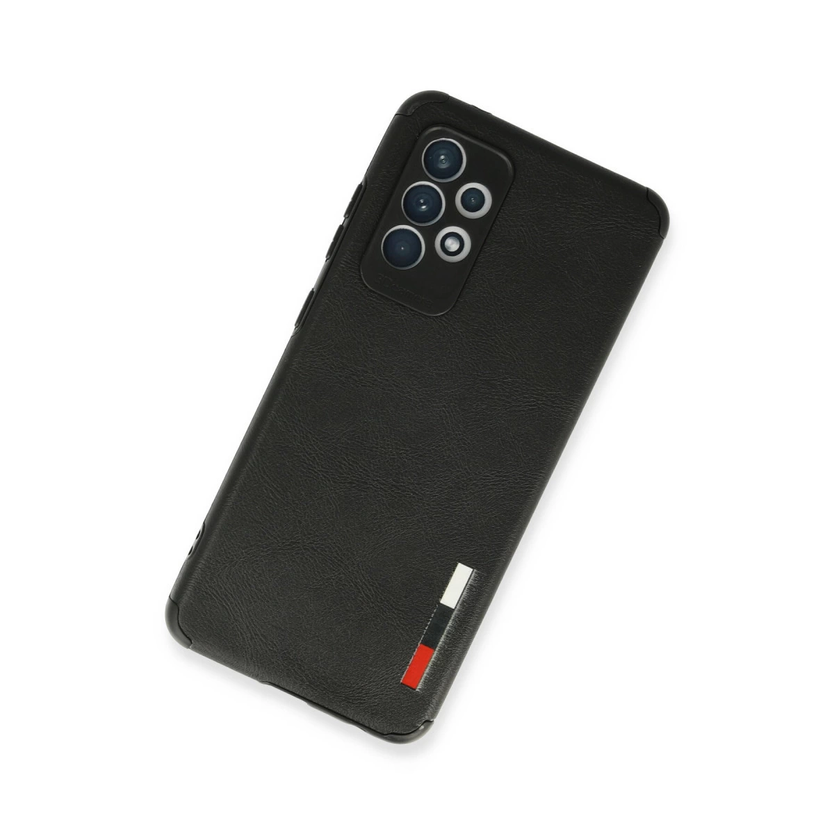 Kamera modülü ve şerit detaylı siyah telefon kılıfı.