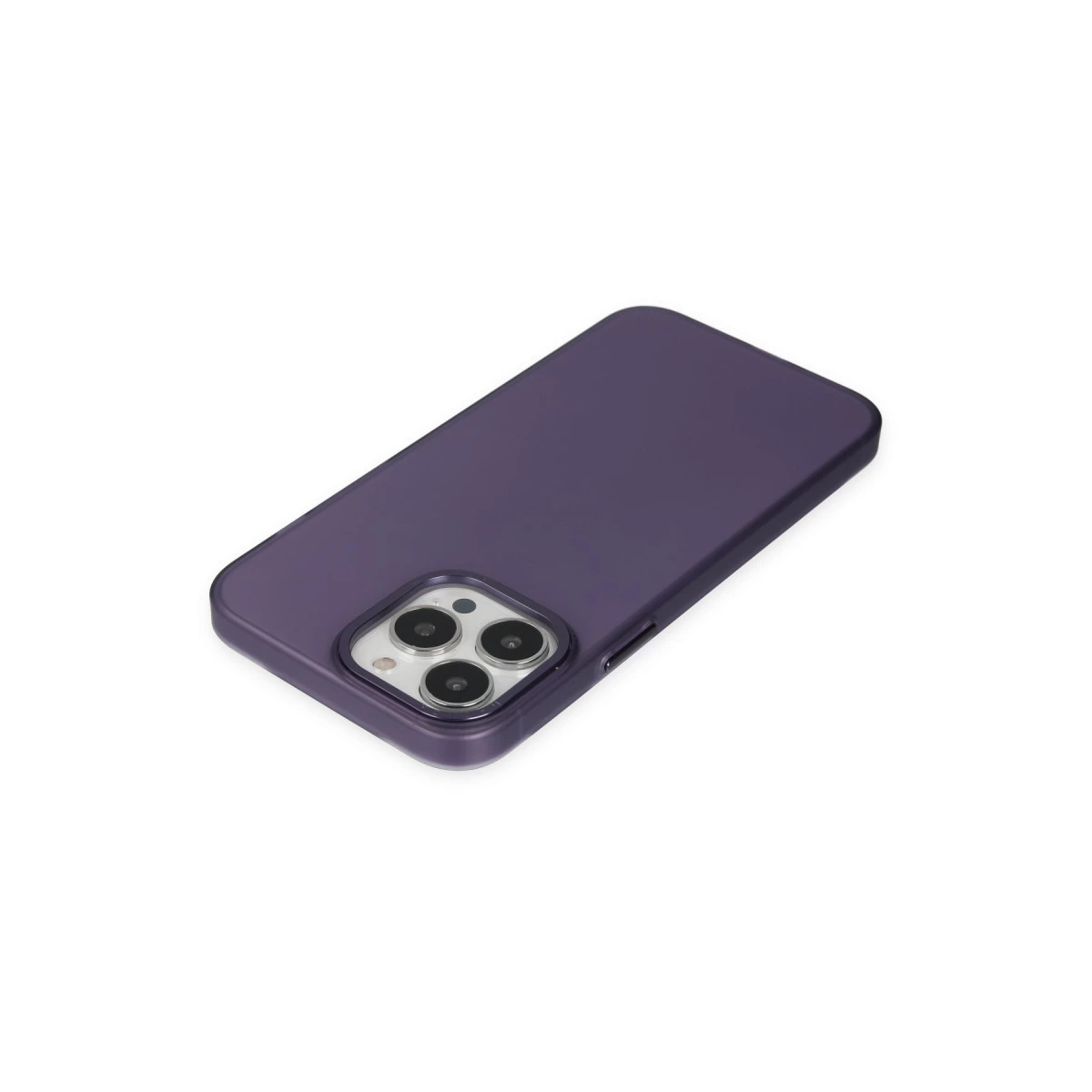 Beyaz zeminde üçlü kameraya sahip mor iPhone kılıfı.