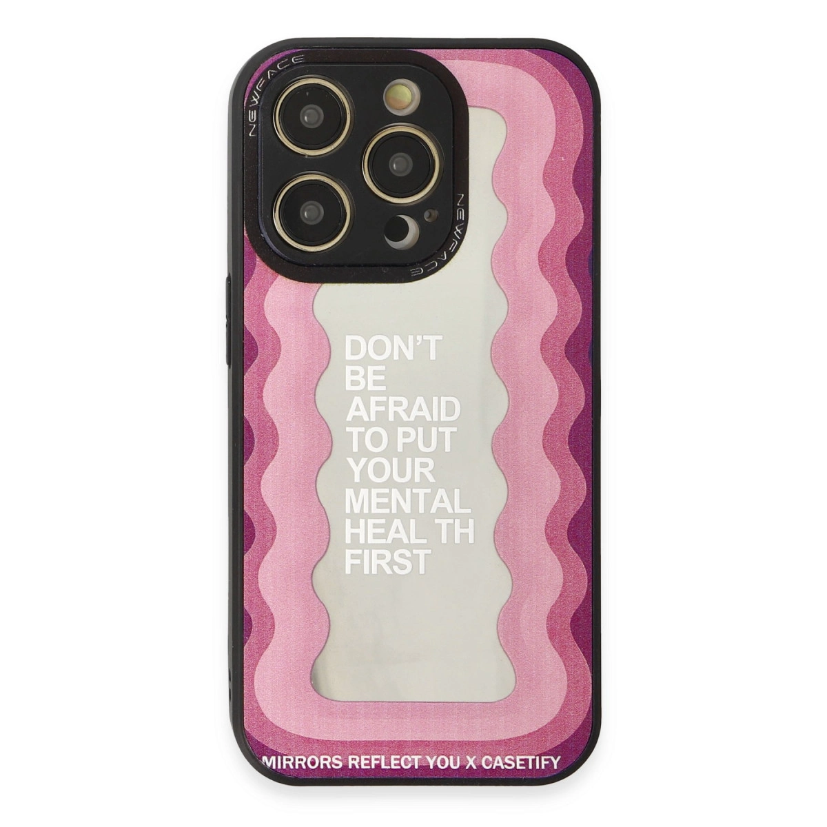 Üzerinde 'DON'T BE AFRAID TO PUT YOUR MENTAL HEALTH FIRST' yazan pembe dalgalı telefon kılıfı.