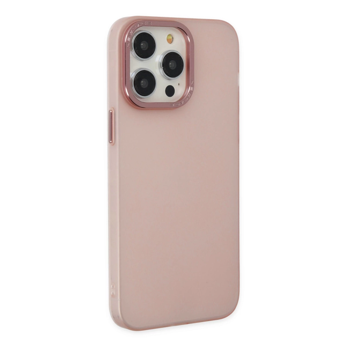 Üç kamera lensi ve flaşa sahip pembe telefon kılıfı.