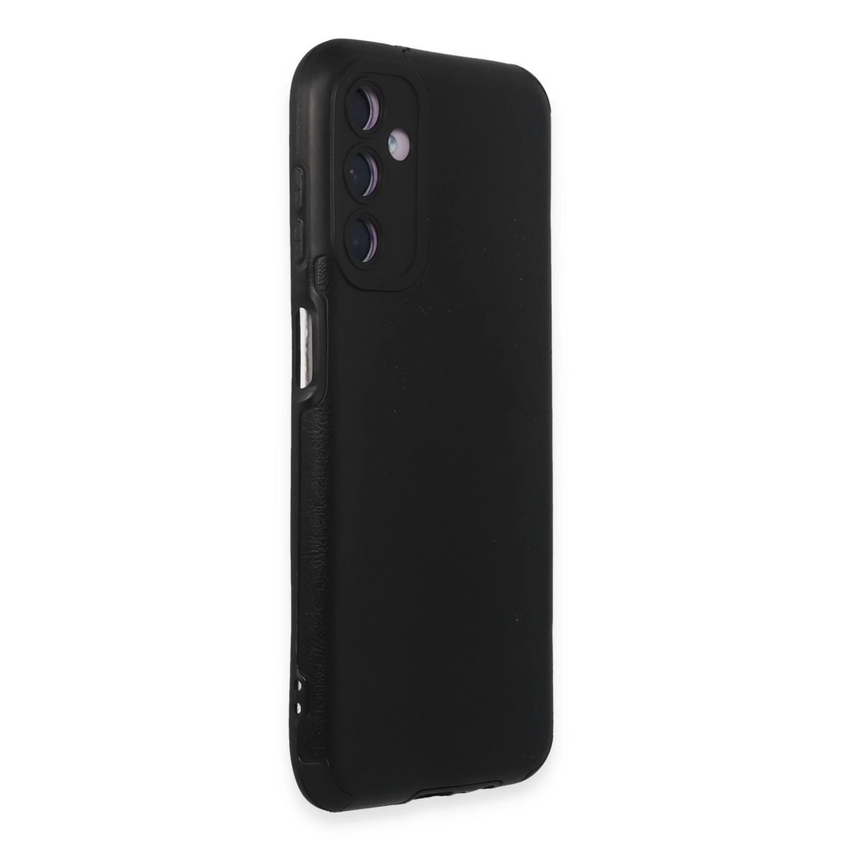 Arkada üç kamera lensi bulunan siyah telefon kılıfı, beyaz üzerinde.
