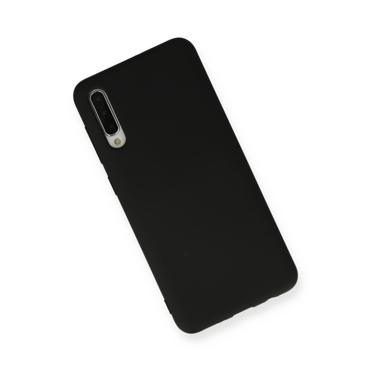 Beyaz arka plan üzerinde kamera kesimli siyah telefon kılıfı.
