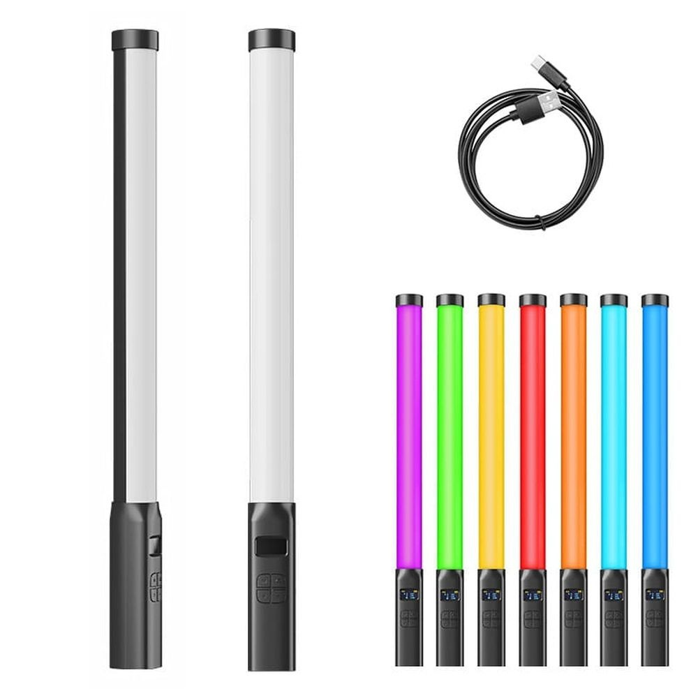 Dwa białe i siedem kolorowych pałeczek świetlnych z kablem USB.