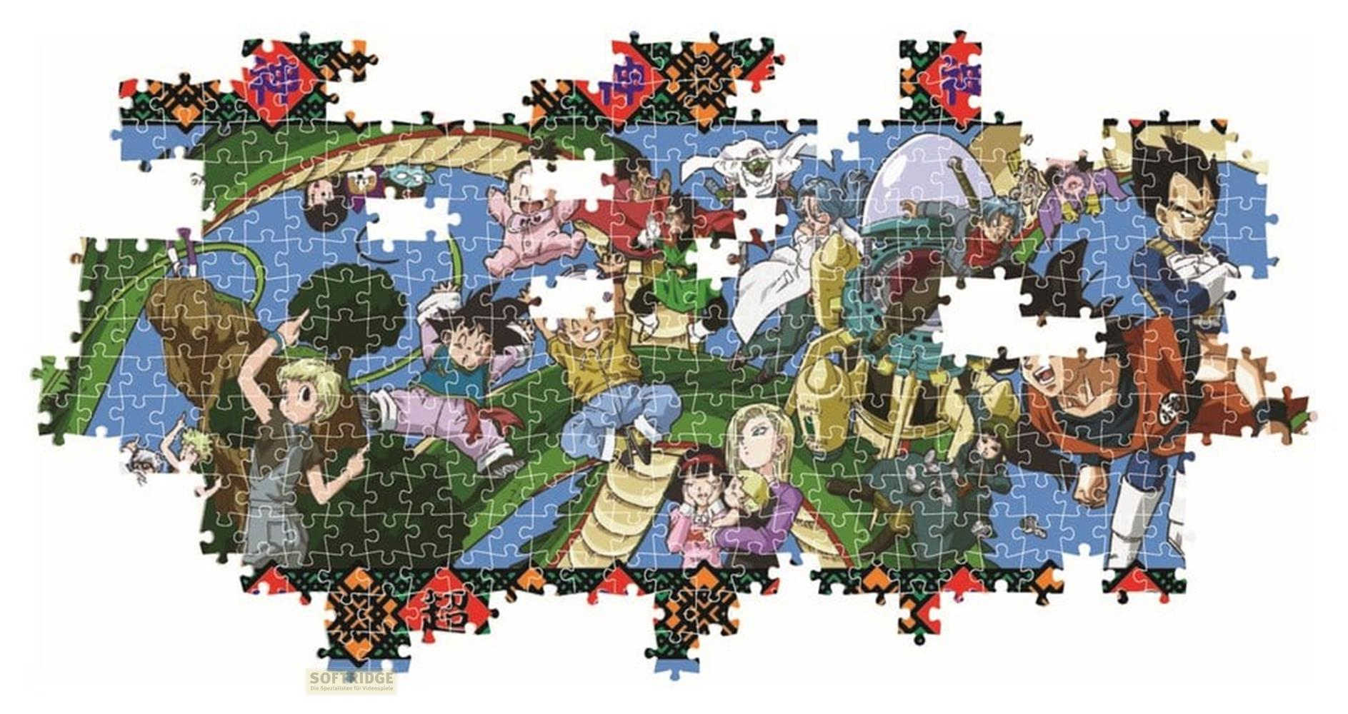 Puzzle z postaciami Dragon Ball Z na zielonym tle.