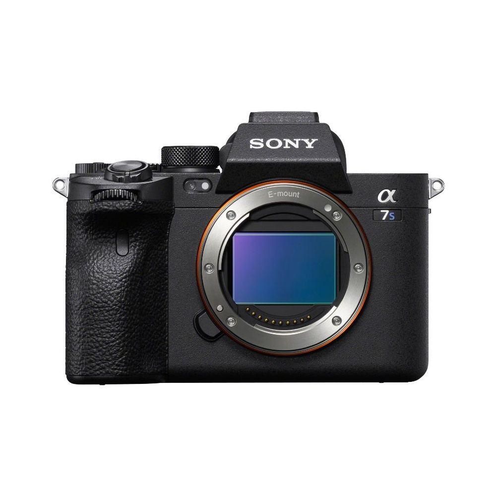 Una fotocamera Sony Alpha 7S nera con attacco obiettivo aperto e sensore.