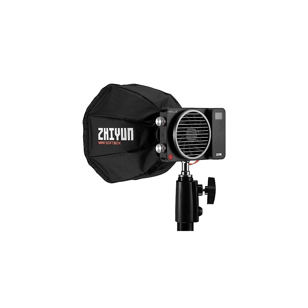 Ein schwarzer Zhiyun Mini Softbox-Aufsatz für ein Blitzlichtgerät, montiert auf einem Stativ.