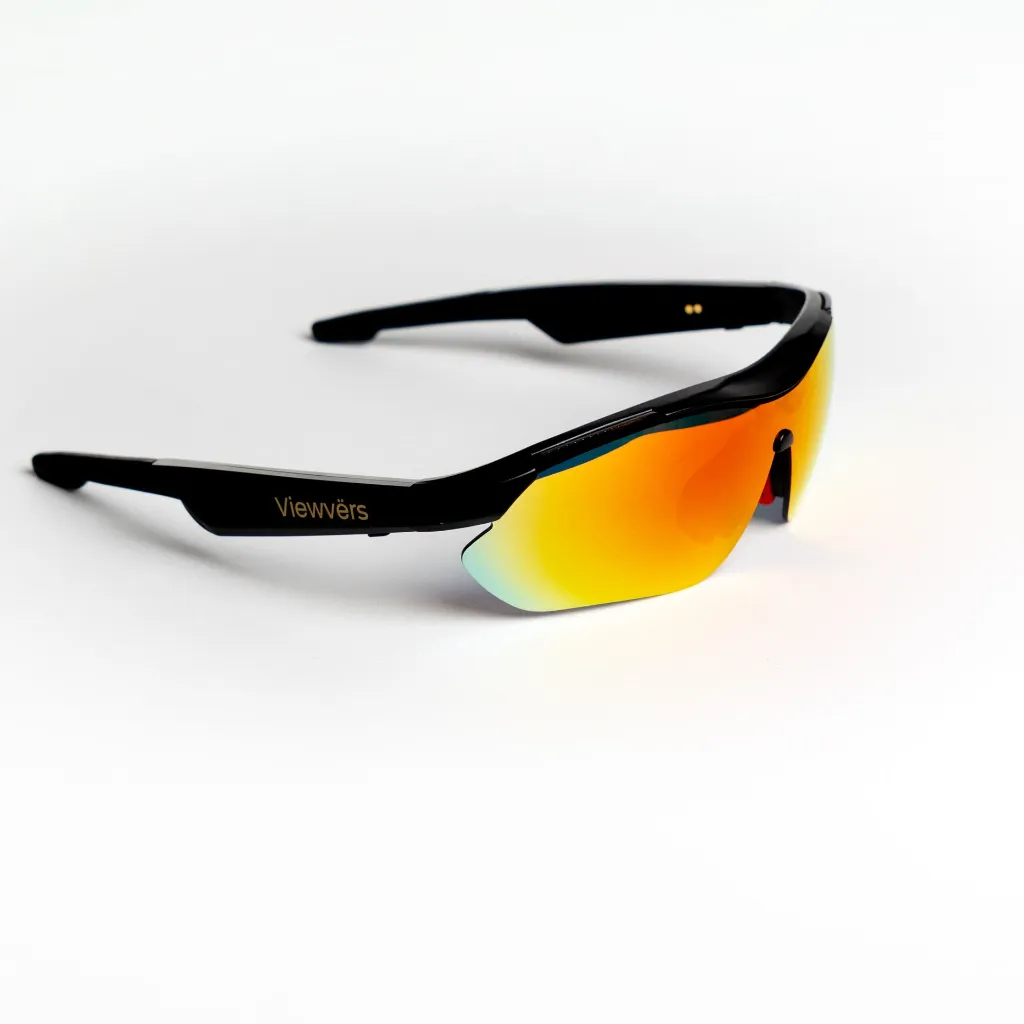 Gafas de sol deportivas negras con lentes naranjas espejadas y
