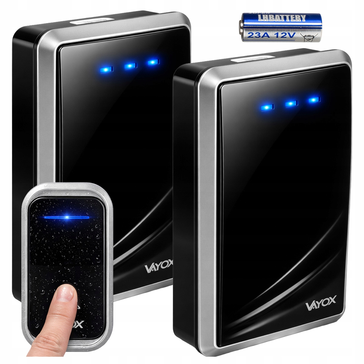 Dwa czarne odbiorniki dzwonka bezprzewodowego z niebieskimi diodami LED i przyciskiem, plus bateria.