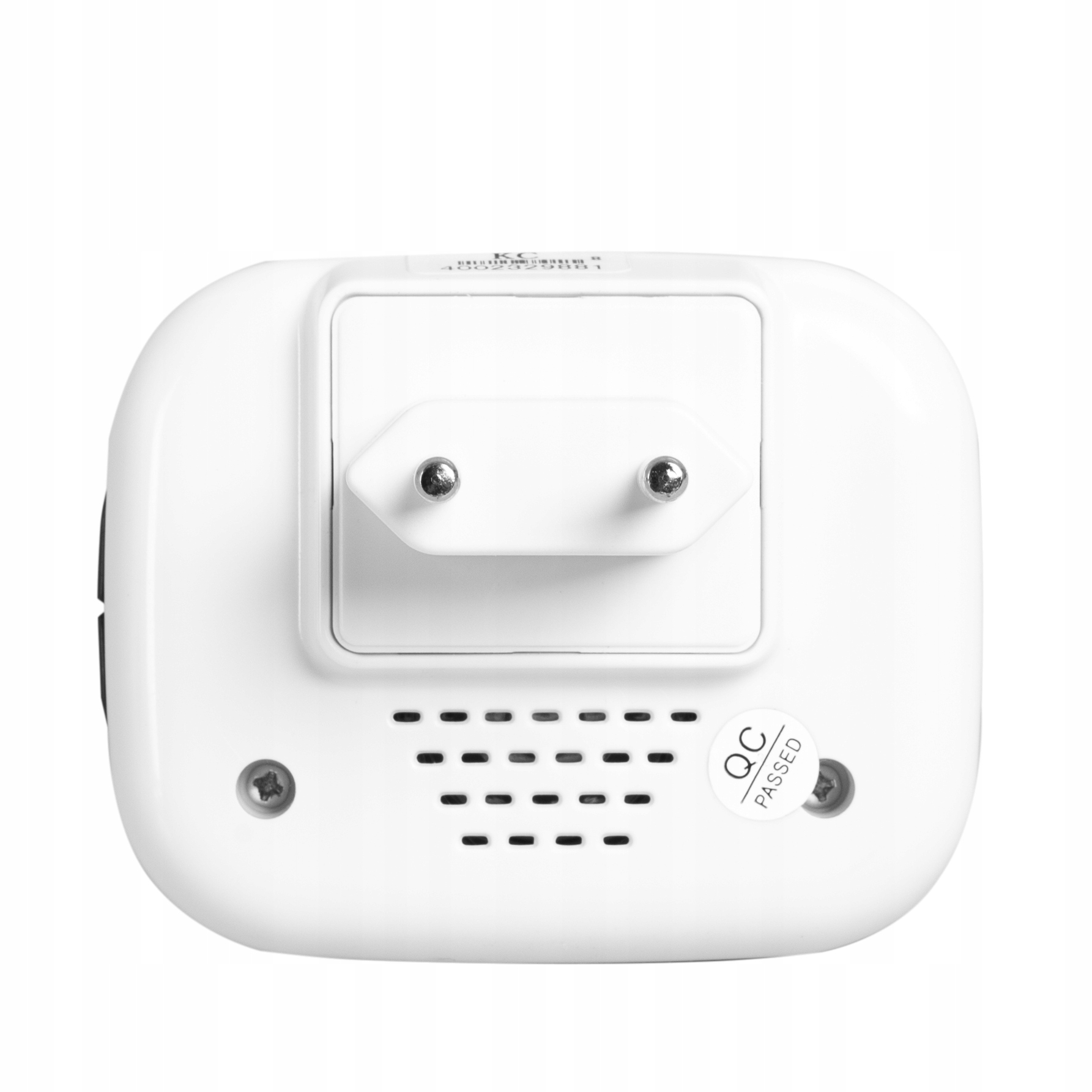 Białe urządzenie elektroniczne z wtyczką i otworami wentylacyjnymi.