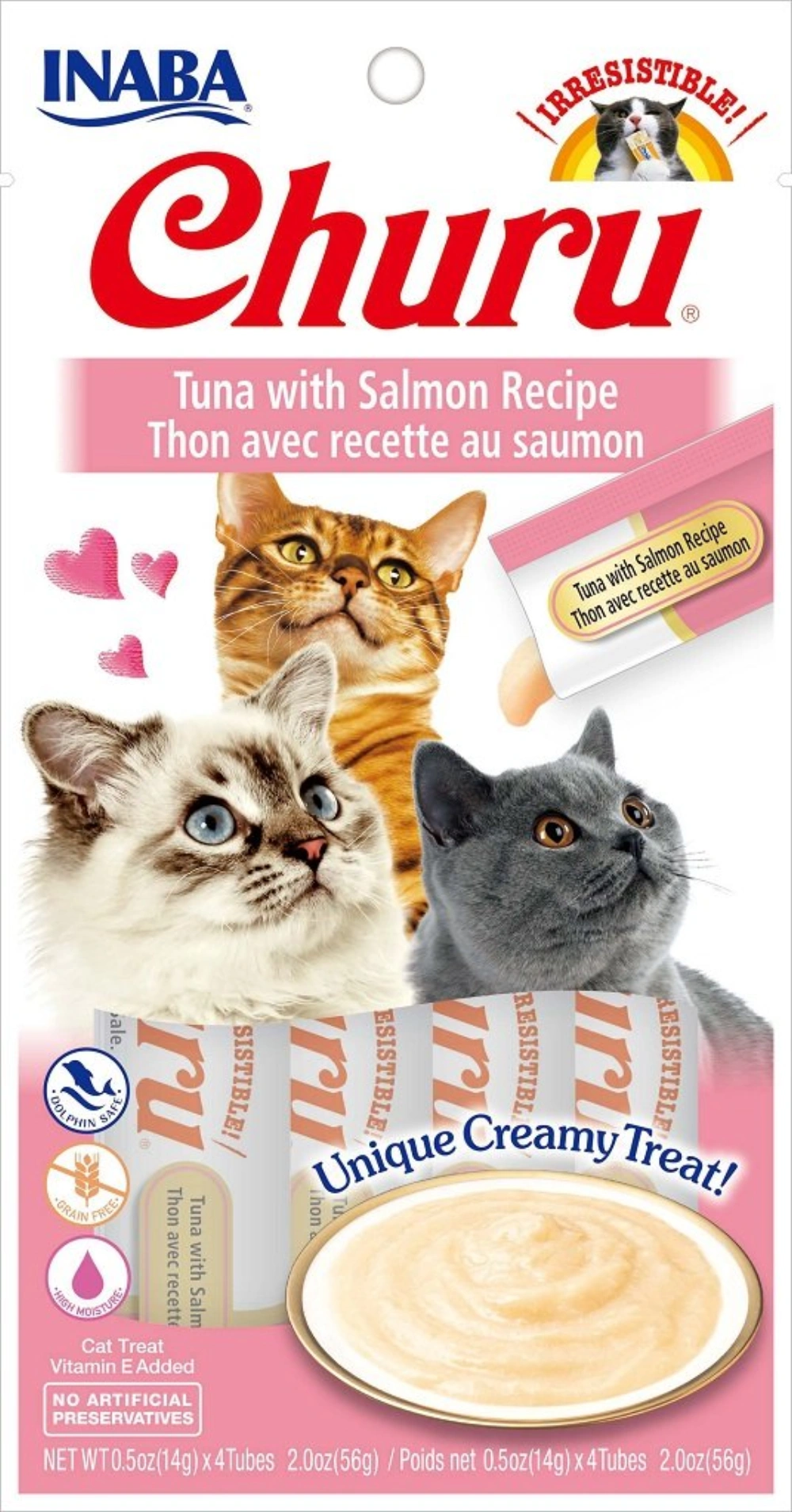 Tres gatos miran hacia arriba. Empaque de golosinas Churu de atún con salmón.