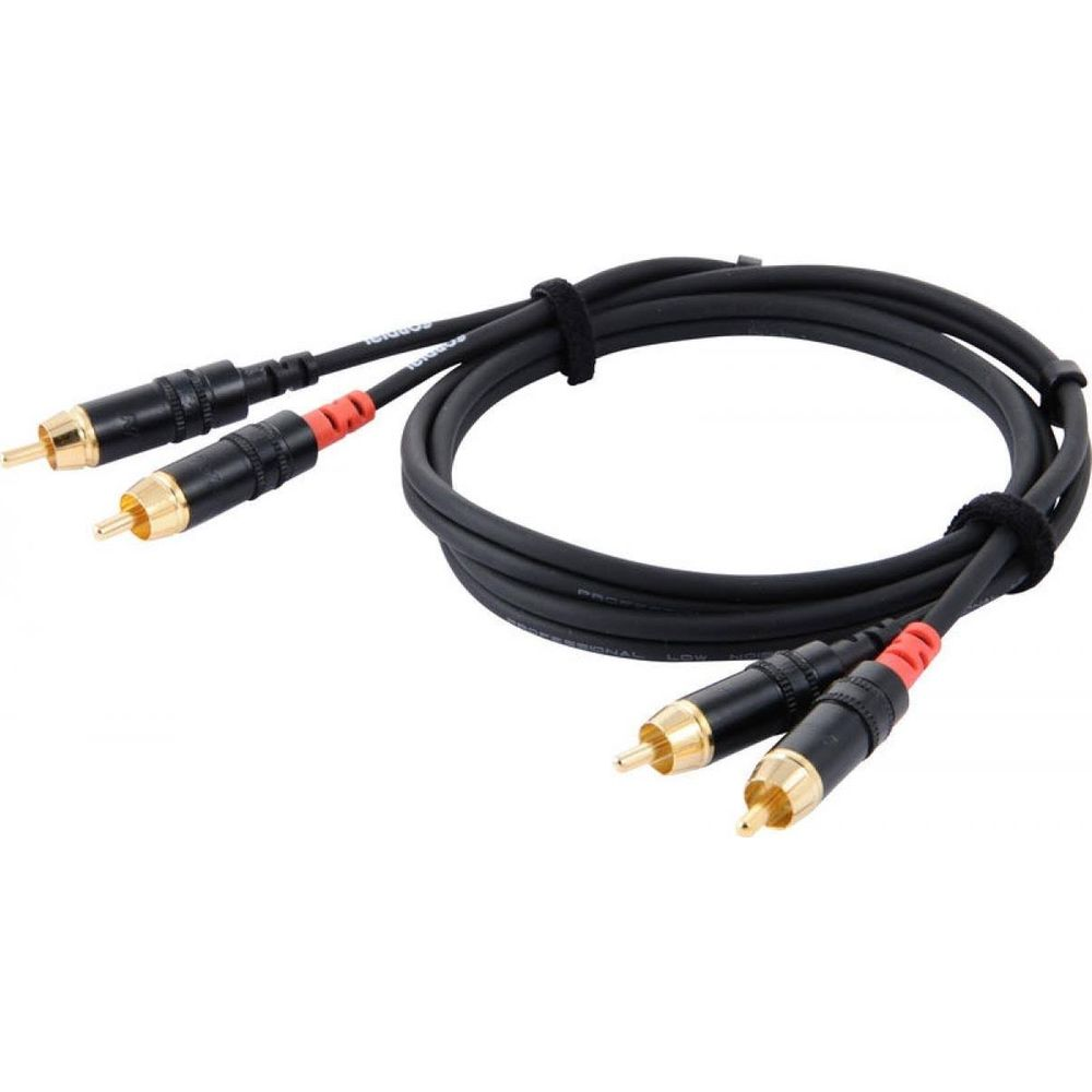 Ein schwarzes RCA-Audiokabel mit vergoldeten Anschlüssen und roten Markierungen.