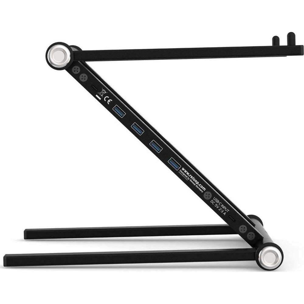 Schwarzer Laptopständer mit USB-C-Anschluss und CE-Zeichen.