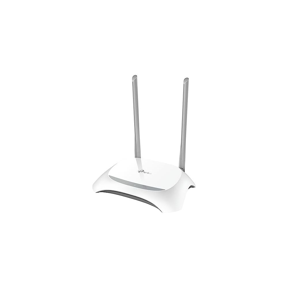 Un routeur blanc avec deux antennes sur fond blanc.