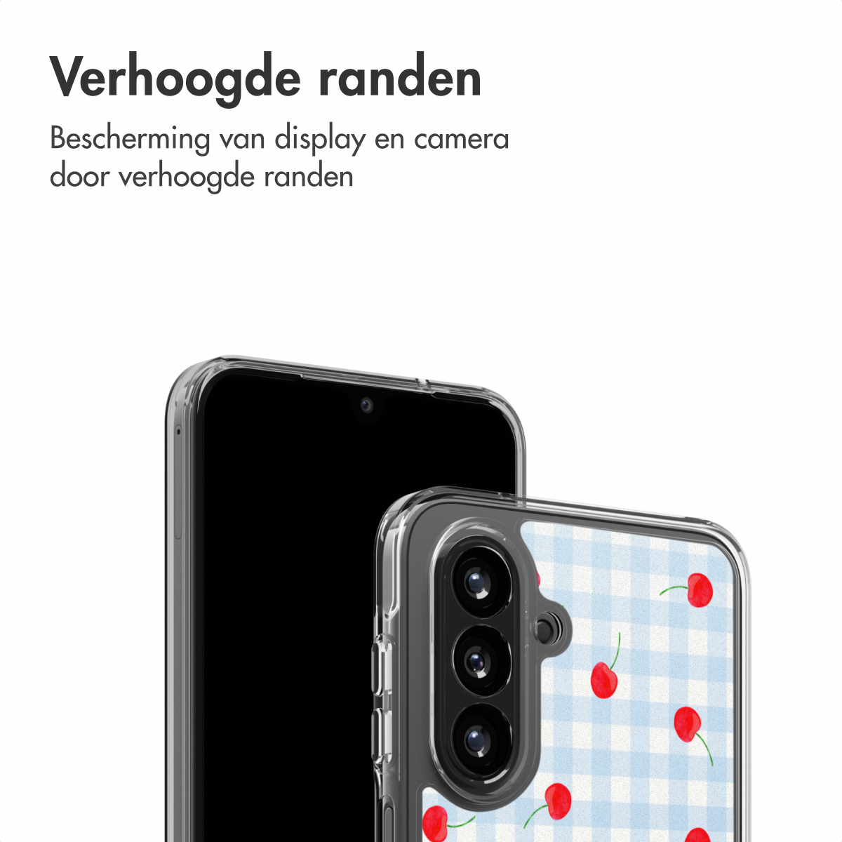 Een telefoon met een doorzichtige hoes met kersenpatroon op blauw geblokte achtergrond.