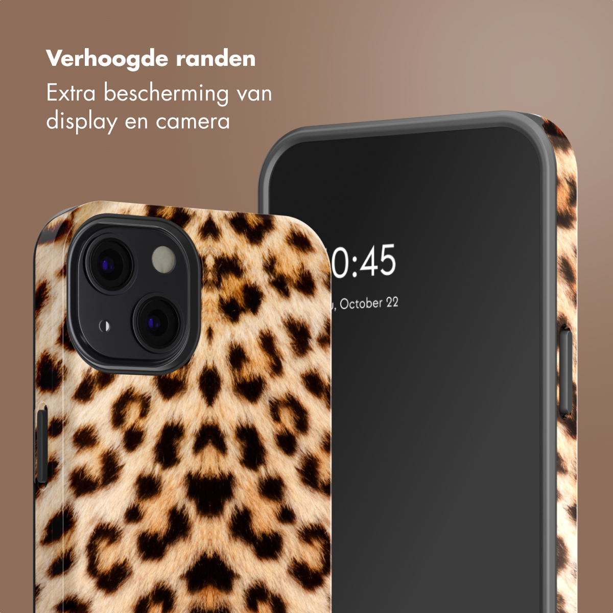 Custodia per telefono con stampa leopardata e bordi rialzati copre un telefono. Ora 0:45.