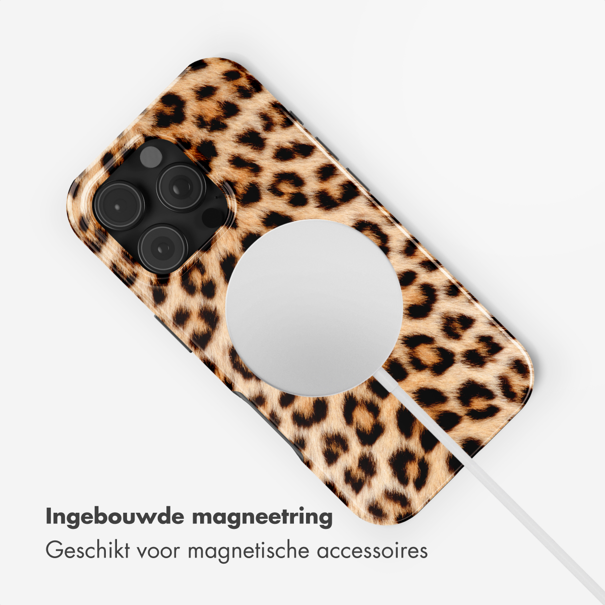 Coque de téléphone motif léopard avec anneau magnétique et module caméra.