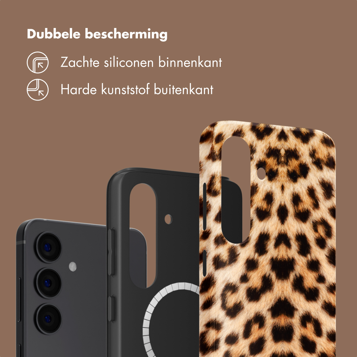 Trois coques de téléphone mises au point : une noire, une à imprimé léopard et une transparente.